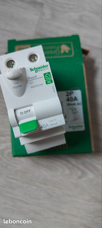 Disjoncteurs différentiels Shneider Electrique 63A / 40A (image 1)