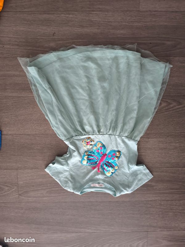 Gros lot de vêtements chaussures pour fille 4 ans/6ans chaussures pointure(25/30) (image 2)
