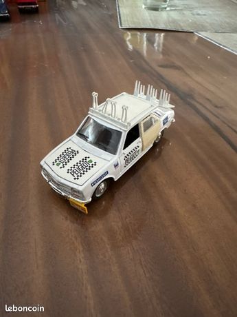 Peugeot 504 Directeur du Tour de France 1/43 Norev