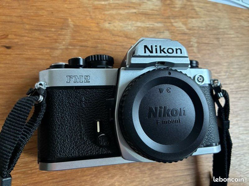 Exc+5] Boîtier d'appareil photo reflex argentique 35 mm Nikon