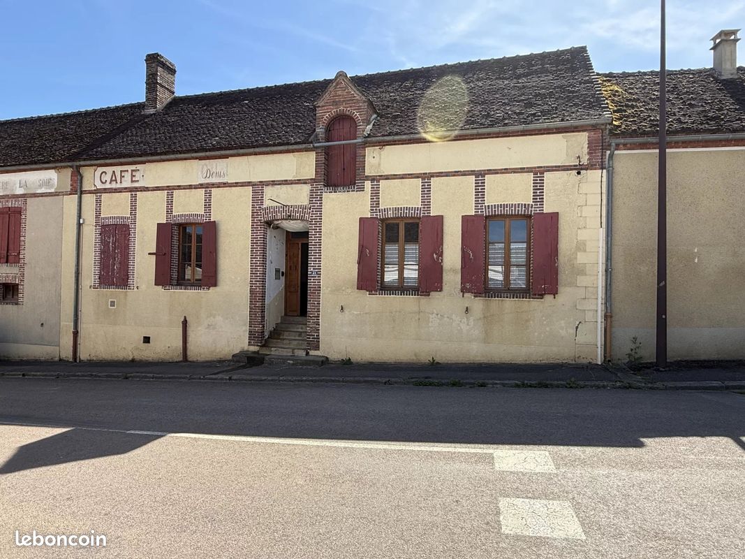 Maison 7 pièces 225 m² · à Villiers-Louis · 225 m² · 140 000 €