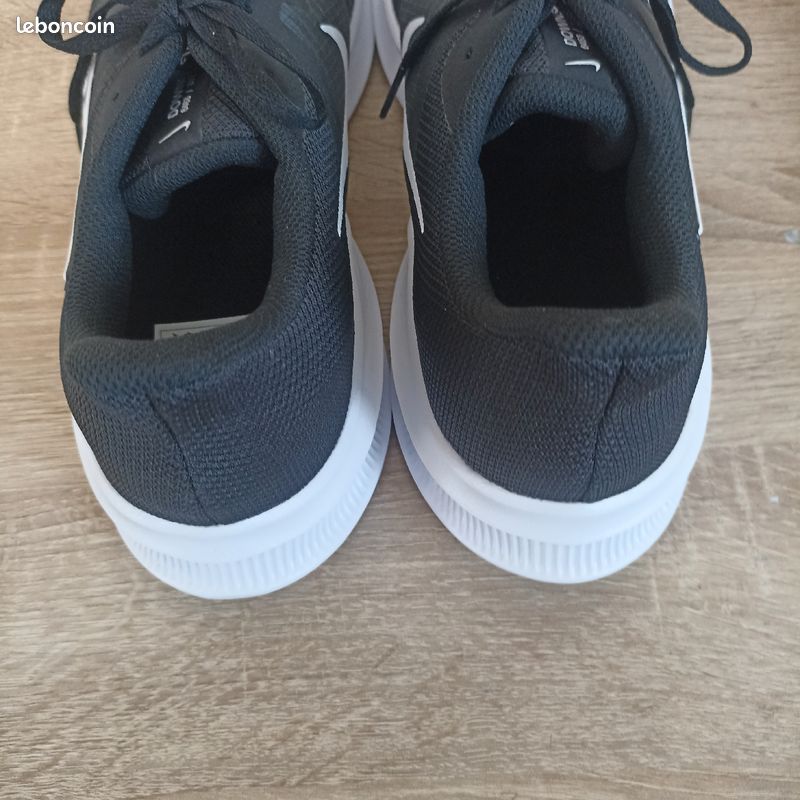 Une paire chaussure taille 47.5 pour homme (image 5)