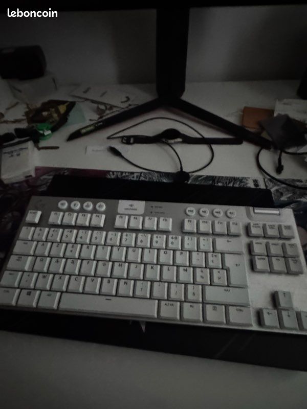 Clavier logitech g915 tkl blanc (image 3)
