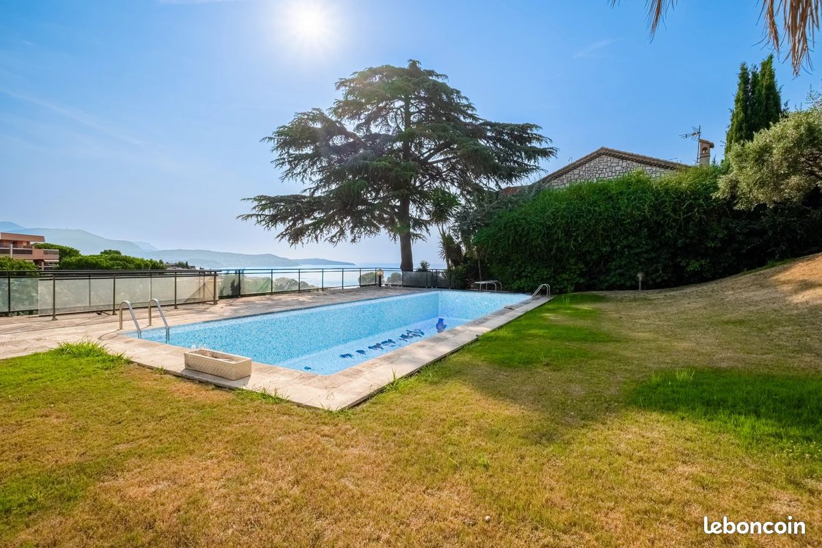 Maison 10 pièces 593 m² · à Nice · 593 m² · 1 690 000 €