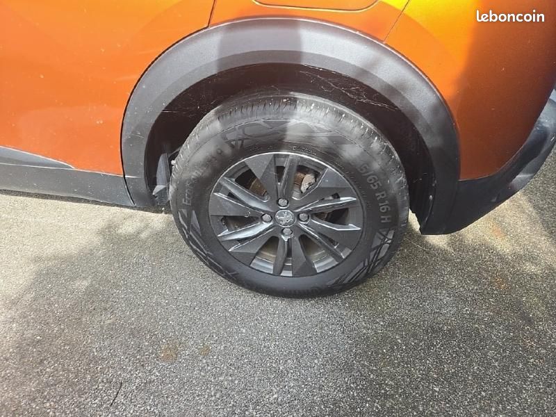 Peugeot 2008 1.2 PureTech 100ch S&S Style (image 11)