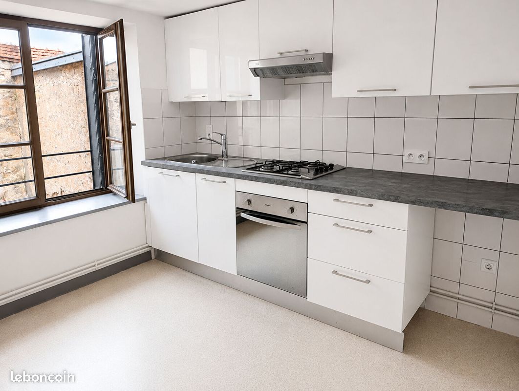 Appartement 3 pièces 70 m² · à Mirecourt · 70 m² · 450 €