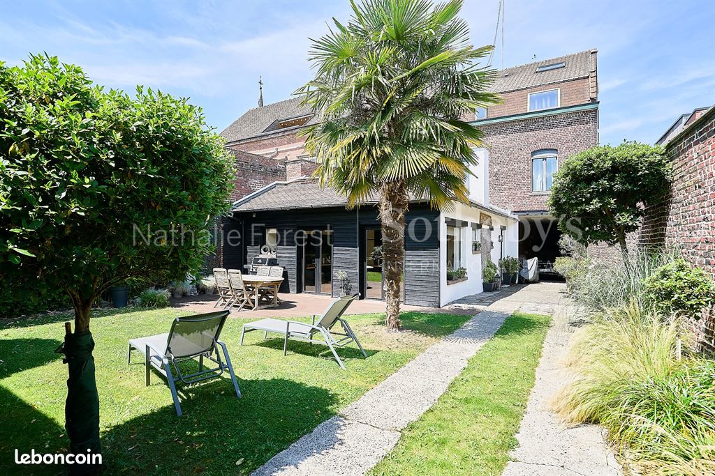 Maison 11 pièces 290 m² · à Bousbecque · 290 m² · 695 000 €