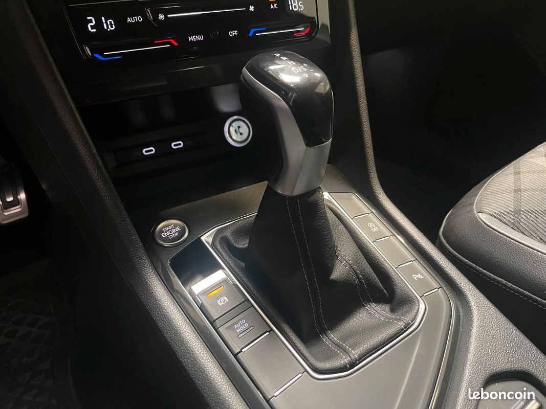 VOLKSWAGEN Tiguan 2.0 TDI 150ch R-Line - 2022 - CarPlay - Virtual cockpit - Led d'ambiance - Boîte auto (image 15)