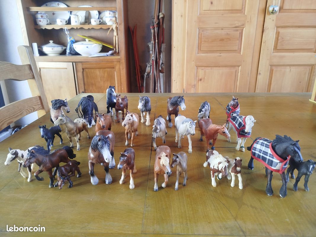27 figurines chevaux Schleich (image 1)