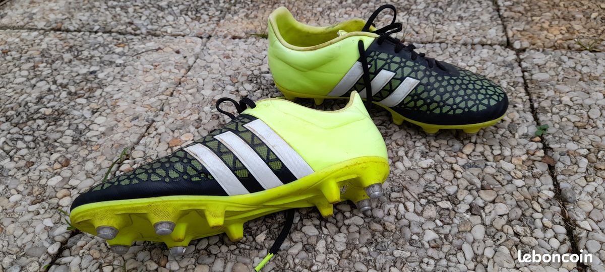 Crampons vissés Foot ou Rugby- Adidas 37 1/3 (image 1)
