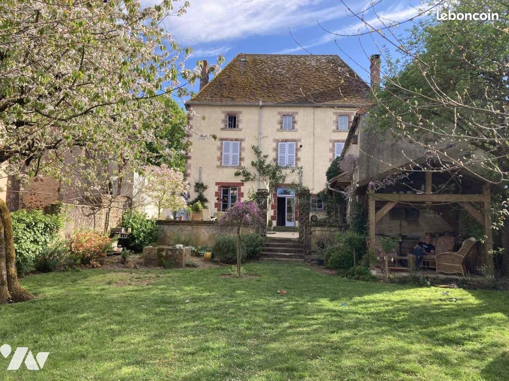 Maison 12 pièces 307 m² (image 1)
