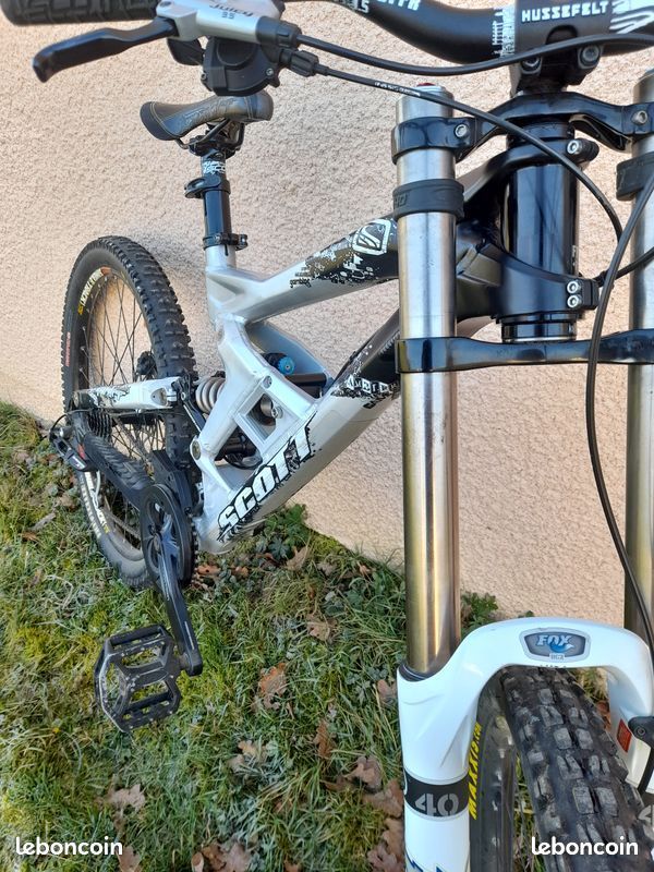 VTT / Vélo de descente DH Scott Gambler + pieces (image 8)