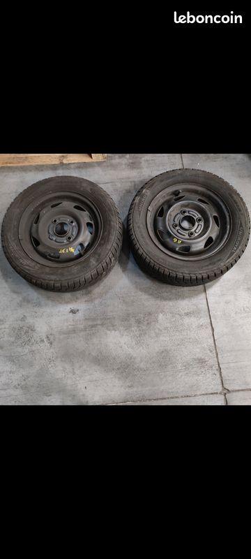 Roue+Pneu hiver uniroyal 165/65/13 entraxe 108mm (image 1)