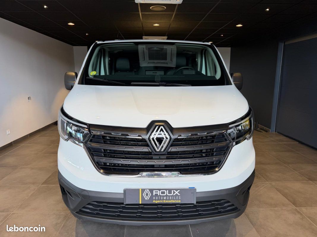 Renault trafic l2h1 3t 2.0 blue dci 150 cabine approfondie confort attelage / prix ht (image 12)