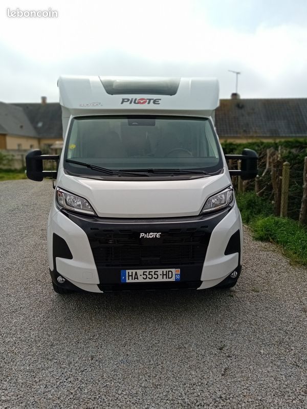 Camping car profilé (image 2)