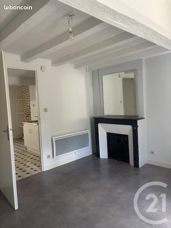 Appartement 1 pièce 32 m² · à Aurillac · 32 m² · 365 €