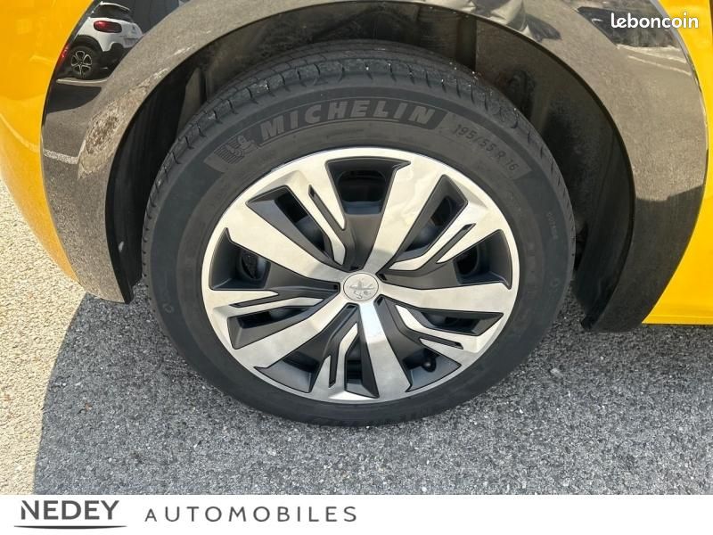 Peugeot 208 e-208 136ch Like (image 13)