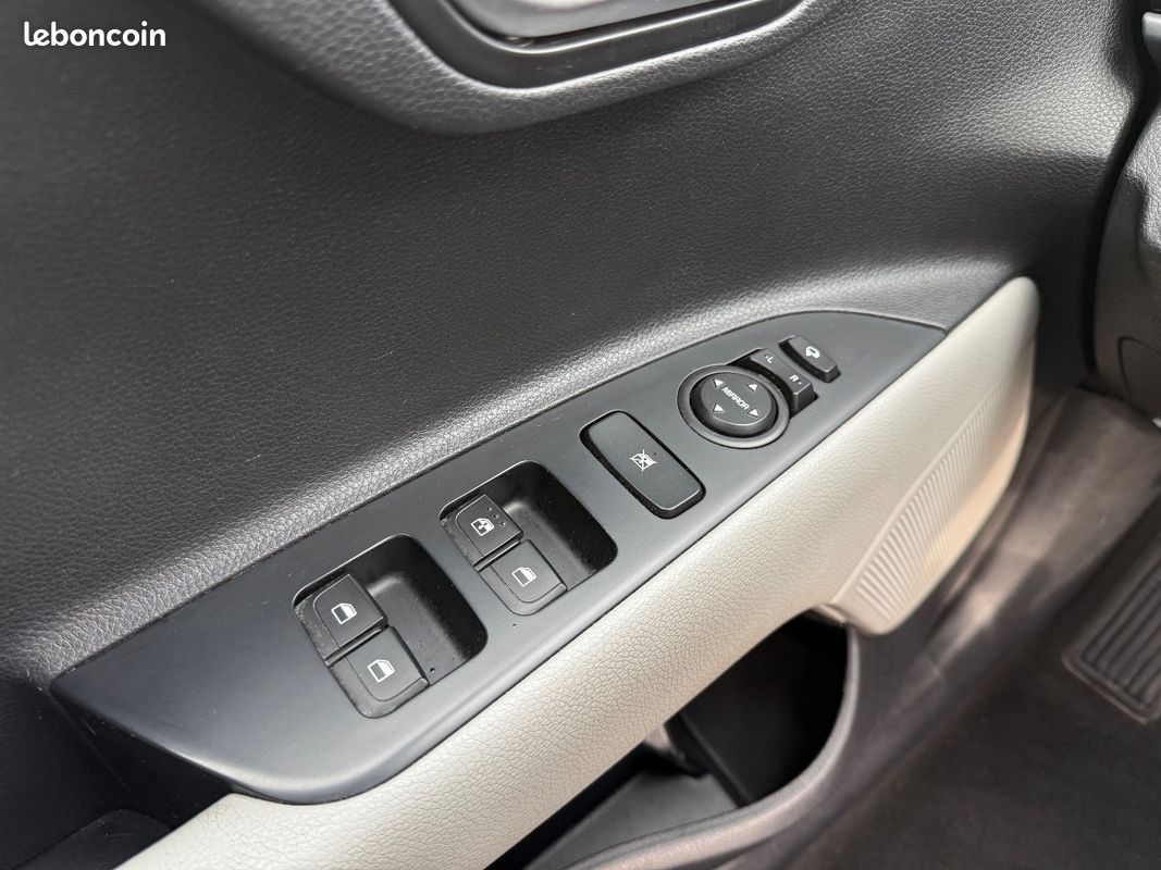 KIA STONIC KIA STONIC 1.0 TGDI 120 Automatique (image 12)