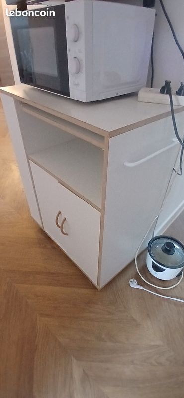 Meuble de cuisine et micro onde (image 2)