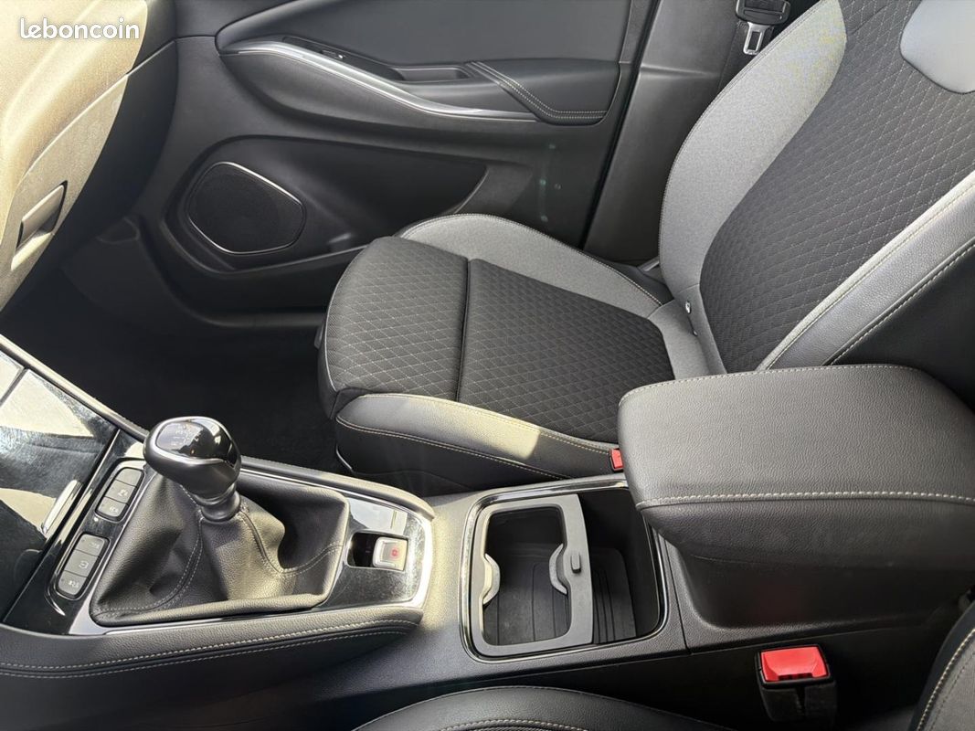 Opel Grandland X 1.2 Turbo 130ch Design Line (image 27)