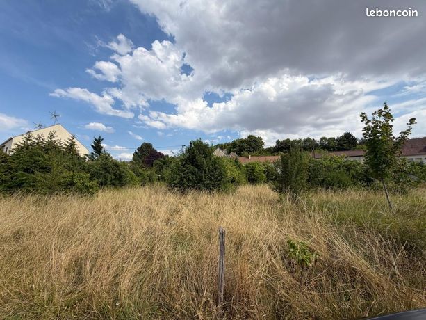Terrain 1 835 m² Nesles La Montagne