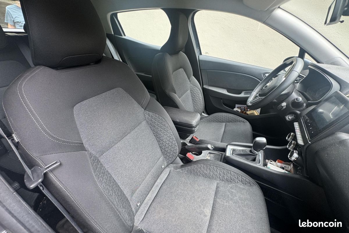 RENAULT CLIO 1.6 E-Tech Hybride - 140 - BVA multi-modes - 2021 V BERLINE Business (image 12)