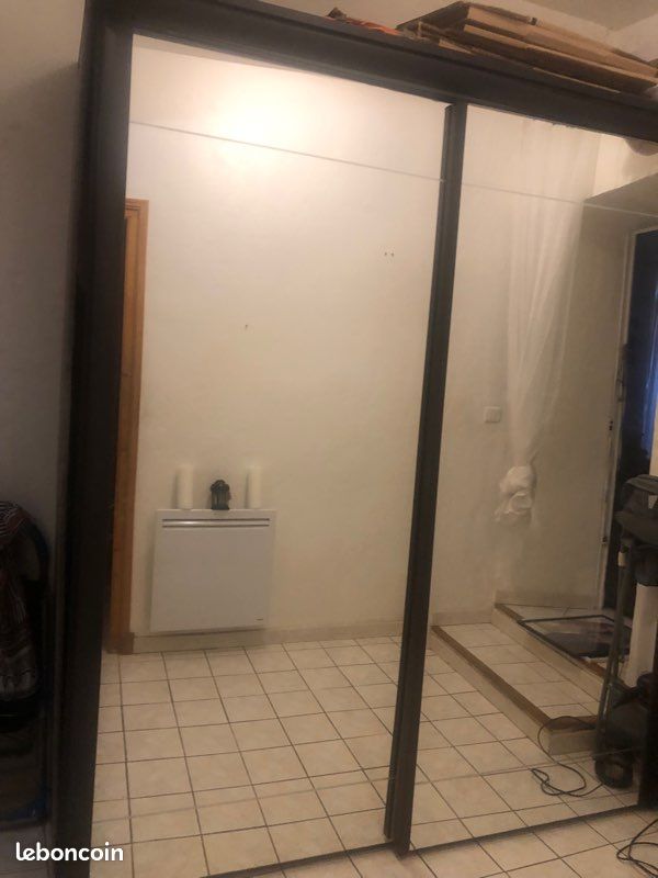 Armoire bois marron bon état très solide (image 2)