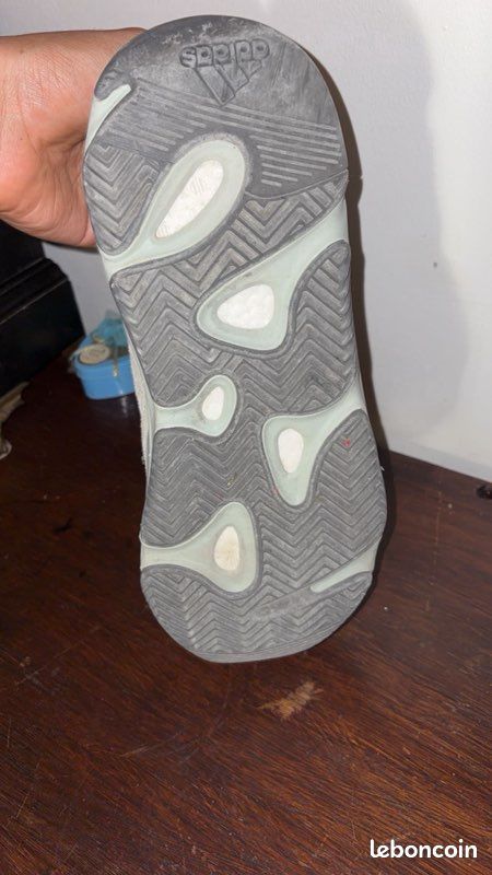 Yeezy 700 Salt (image 4)