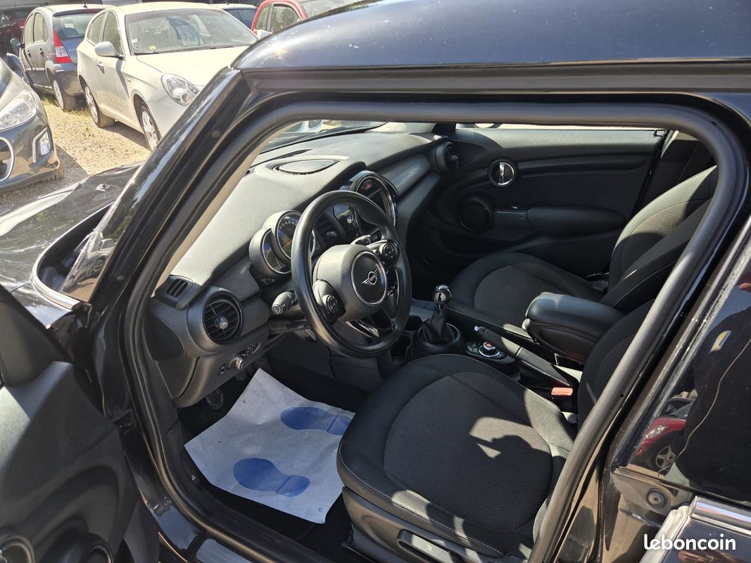 MINI HATCH 5 PORTES Mini One D 95 ch Finition Salt (image 8)