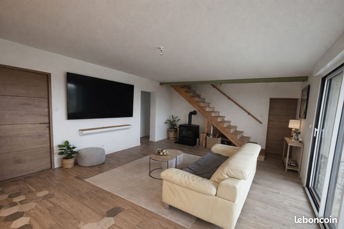 Maison 6 pièces 245 m² · à Mauzé-sur-le-Mignon · 245 m² · 248 000 €