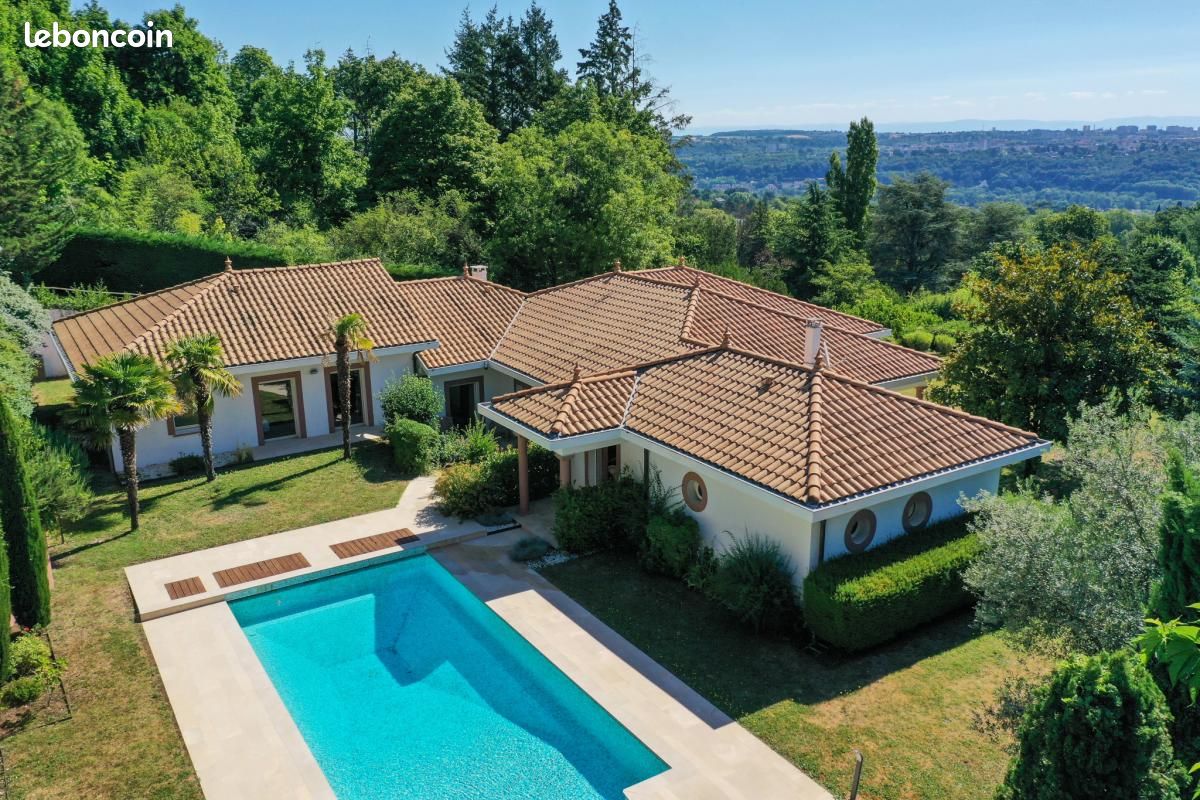 Maison 8 pièces 480 m² · à Saint-Cyr-au-Mont-d'Or · 480 m² · 2 200 000 €