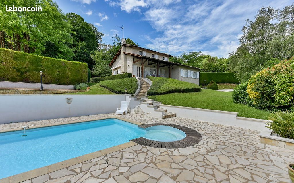 Maison 5 pièces 135 m² · à Saint-Cyr-au-Mont-d'Or · 135 m² · 780 000 €