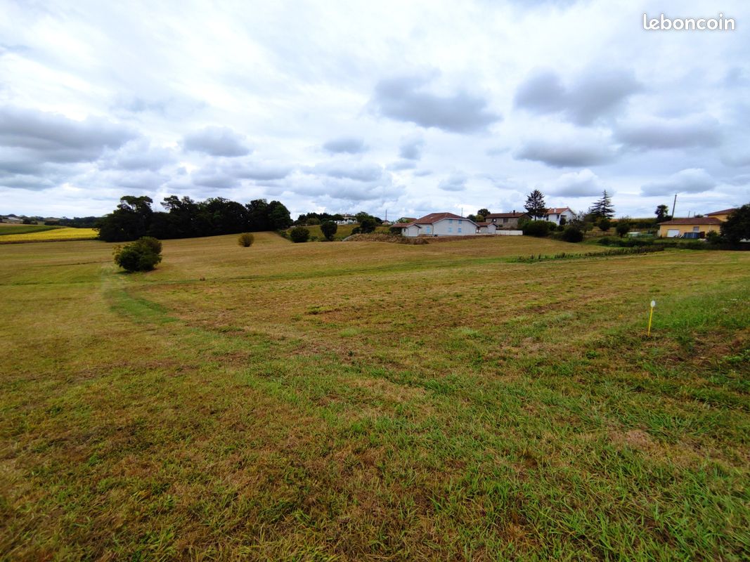 Terrain agricole + bois · à Habas · 70 000 €