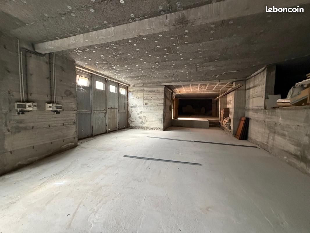 Parking 212 m² · à La Saulce · 212 m² · 224 000 €