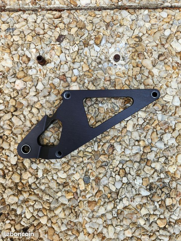 Cache pignon Alu Tuono V4 / RSV4 (image 1)