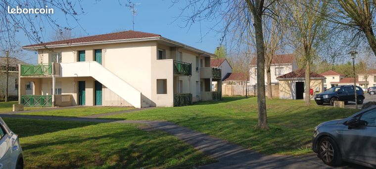 T2 dans une résidence privée et sécurisée, 1pl de parking et espaces verts