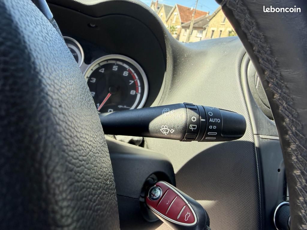 ALFA ROMEO MITO 0.9i TwinAir - 105 S&S Super clim + Radar AR (image 27)