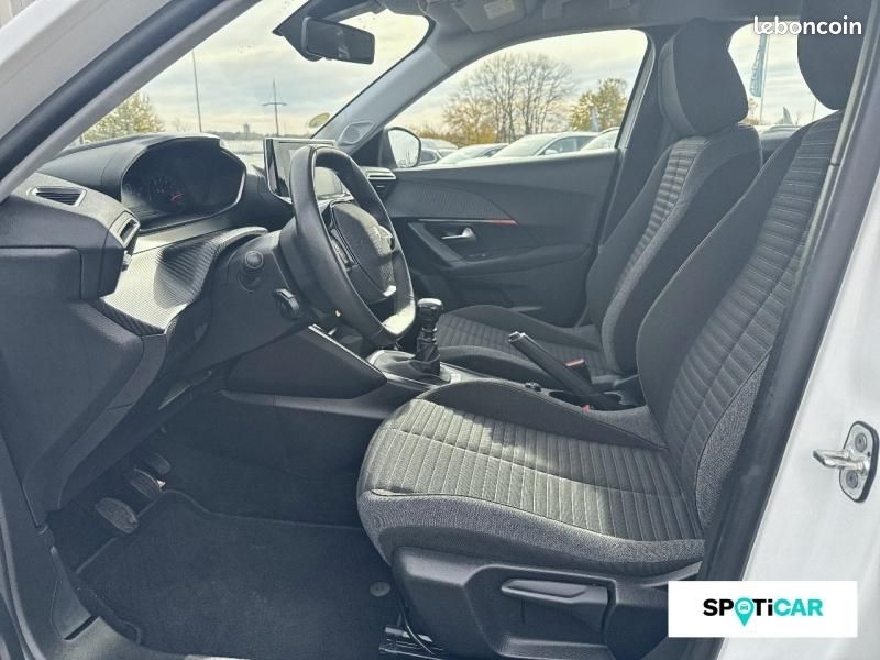 Peugeot 2008 1.5 BlueHDi 110 Active / GPS + CAR PLAY (image 9)