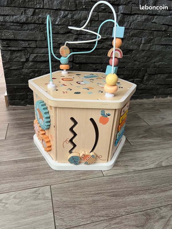 Grand cube d’activités bébé (image 5)