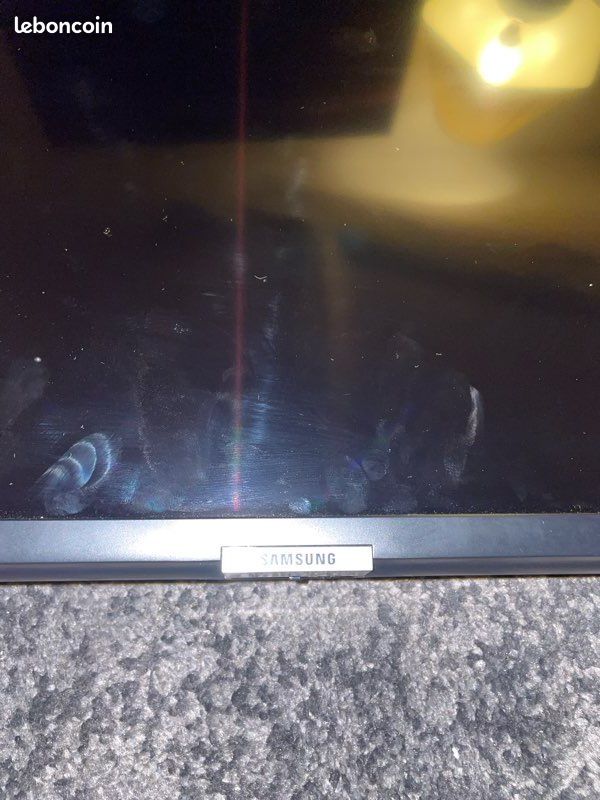 Samsung 50” 4K UHD Smart TV – UE50RU7025K – Très bon état (image 3)