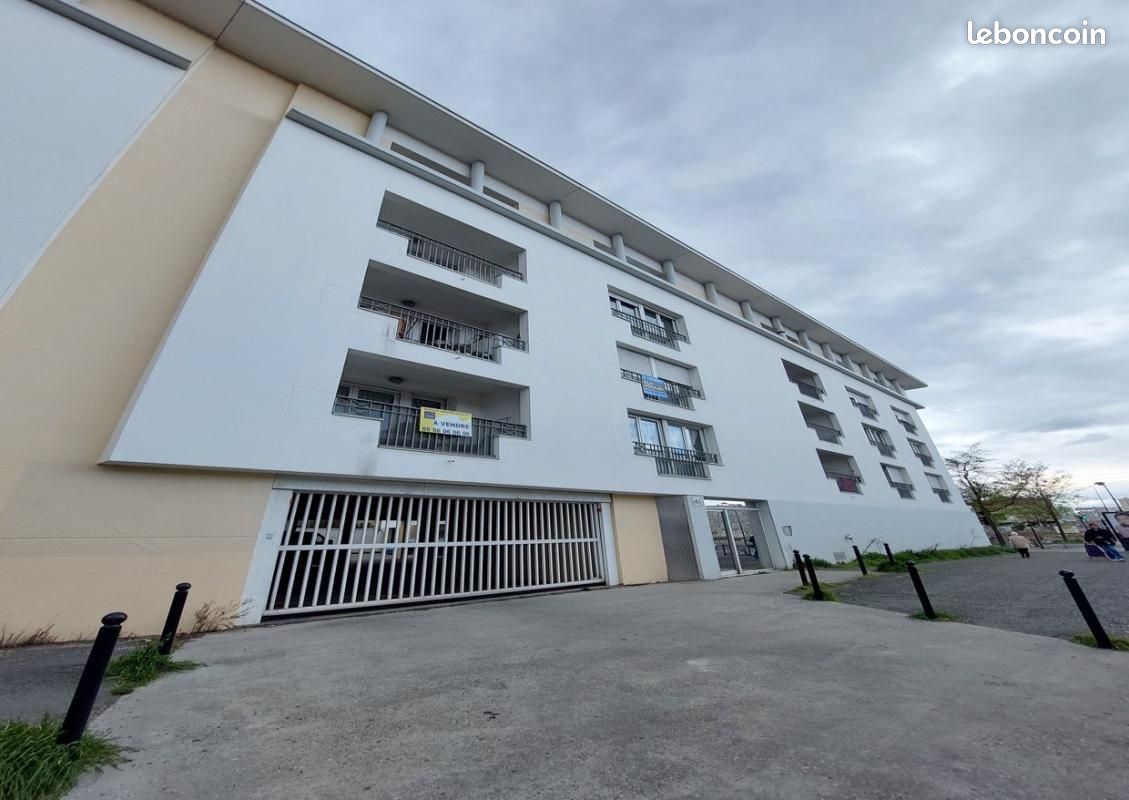 Appartement 2 pièces 46 m² · à Bordeaux · 46 m² · 703 €
