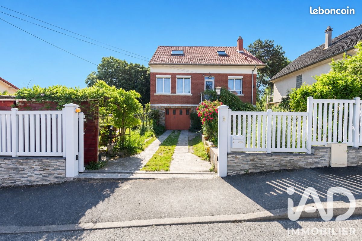 Maison 8 pièces 185 m² · à Ris-Orangis · 185 m² · 399 000 €