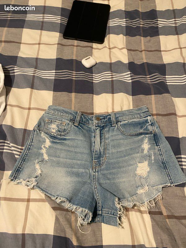 Short Hollister (image 1)
