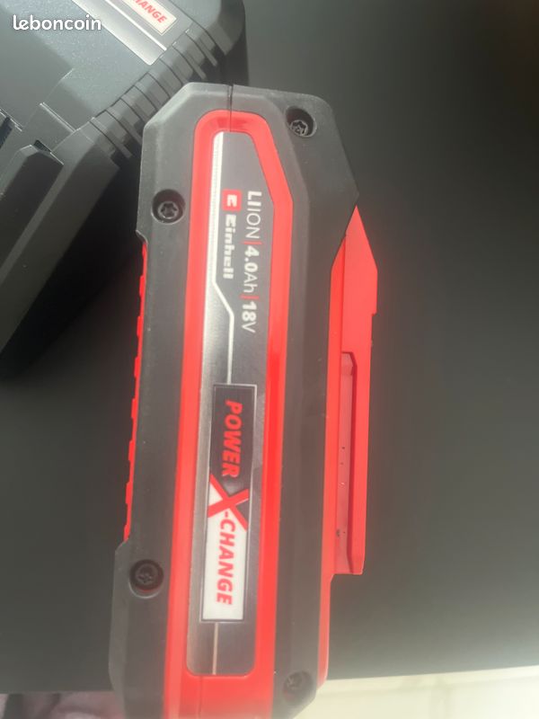Ensemble chargeur et batterie (image 2)