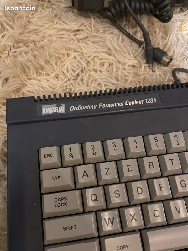 Amstrad 6128 Clavier AZERTY 100 % Fonctionnel sans écran et disquette