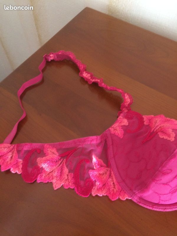 Soutien-gorge Valège Flo Rose Taille 95E - Neuf Avec étiquettes - Prix D'origine 45€