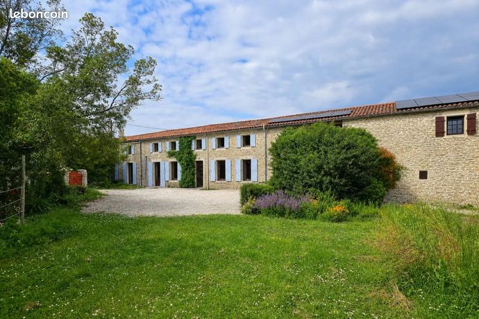 Longère 8 pièces 241 m²