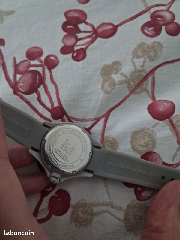 Montre ICE Watch Vintage Quartz Blanc - Style Plongeur, Pile Neuve, Fonctionne