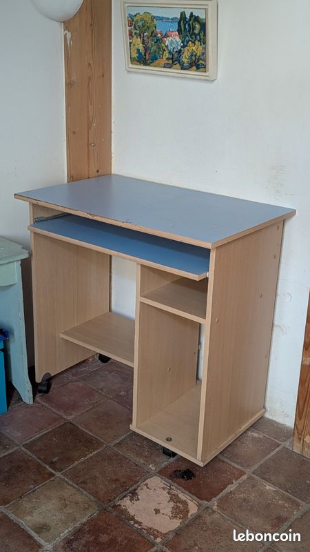 Bureau (image 1)