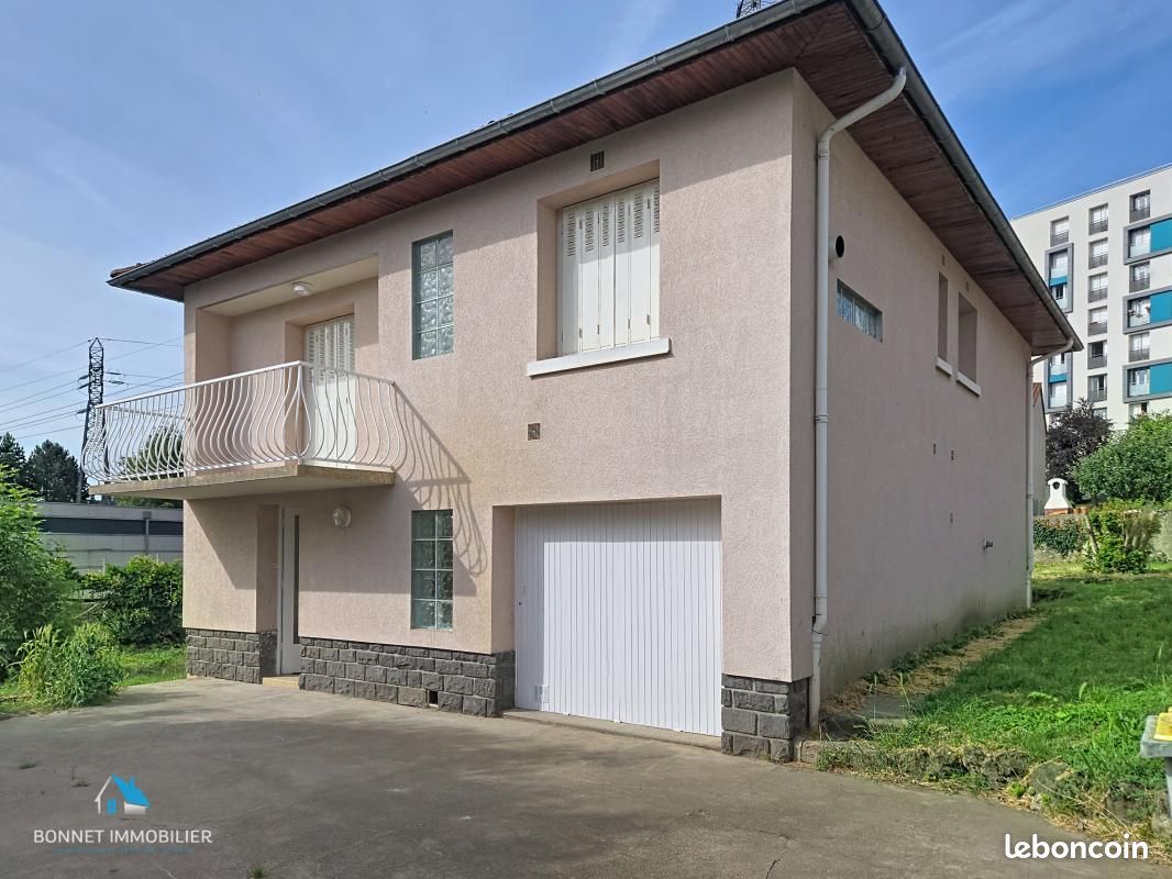Maison 5 pièces 117 m² · à Clermont-Ferrand · 117 m² · 1 350 €
